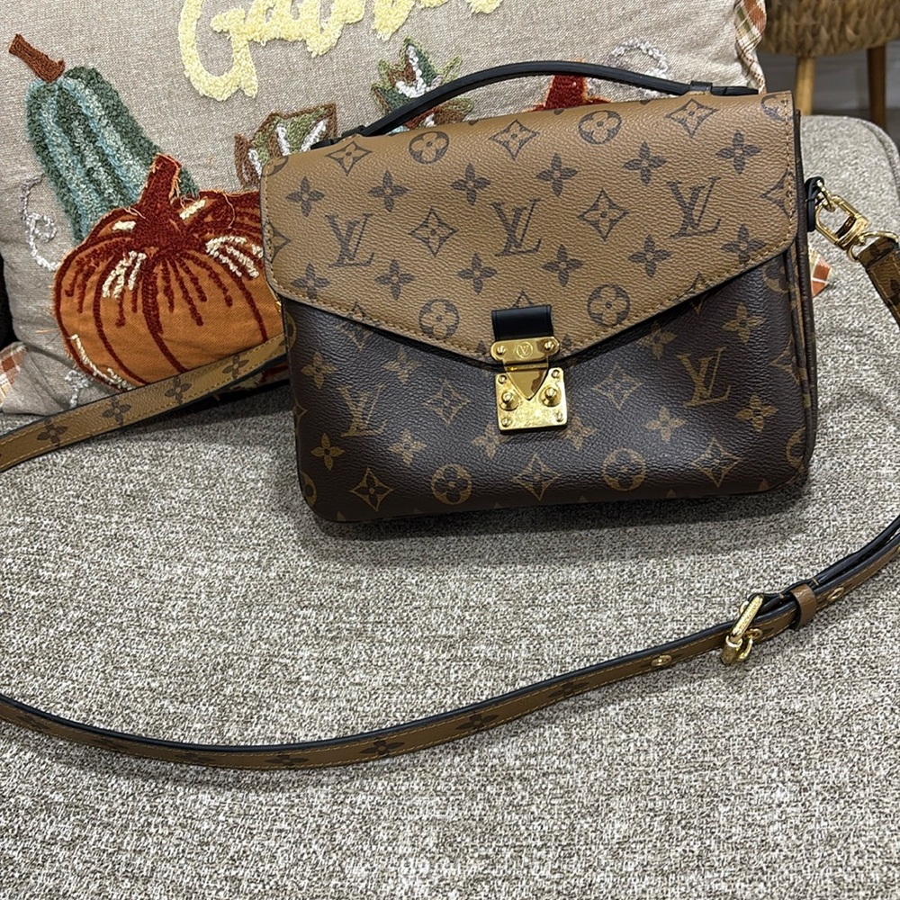 Luxury crossbody